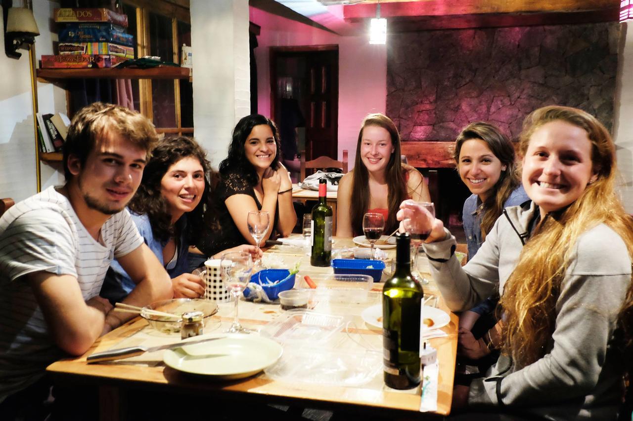 Universal Traveller'S Hostel San Carlos de Bariloche Ngoại thất bức ảnh