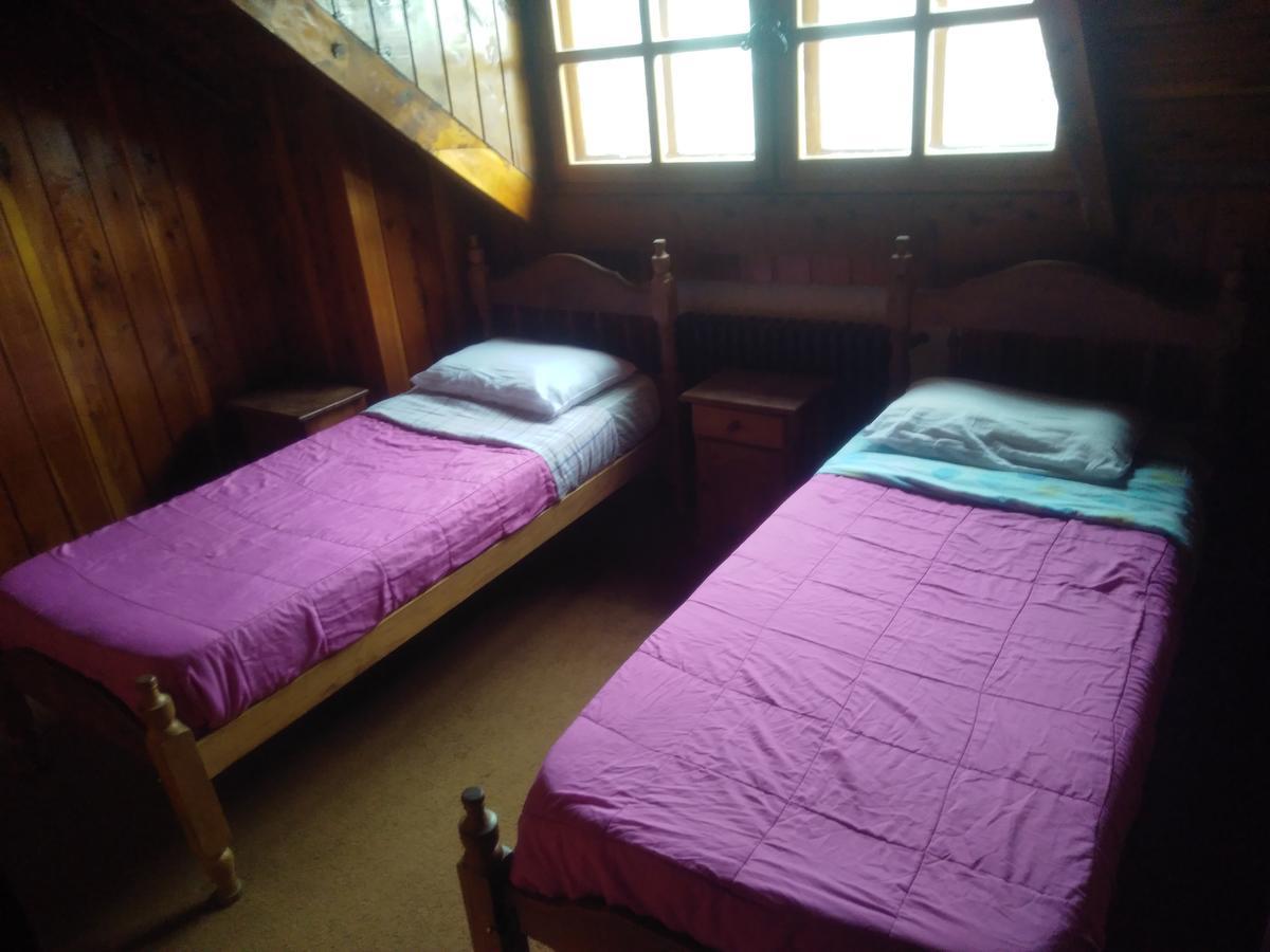 Universal Traveller'S Hostel San Carlos de Bariloche Ngoại thất bức ảnh