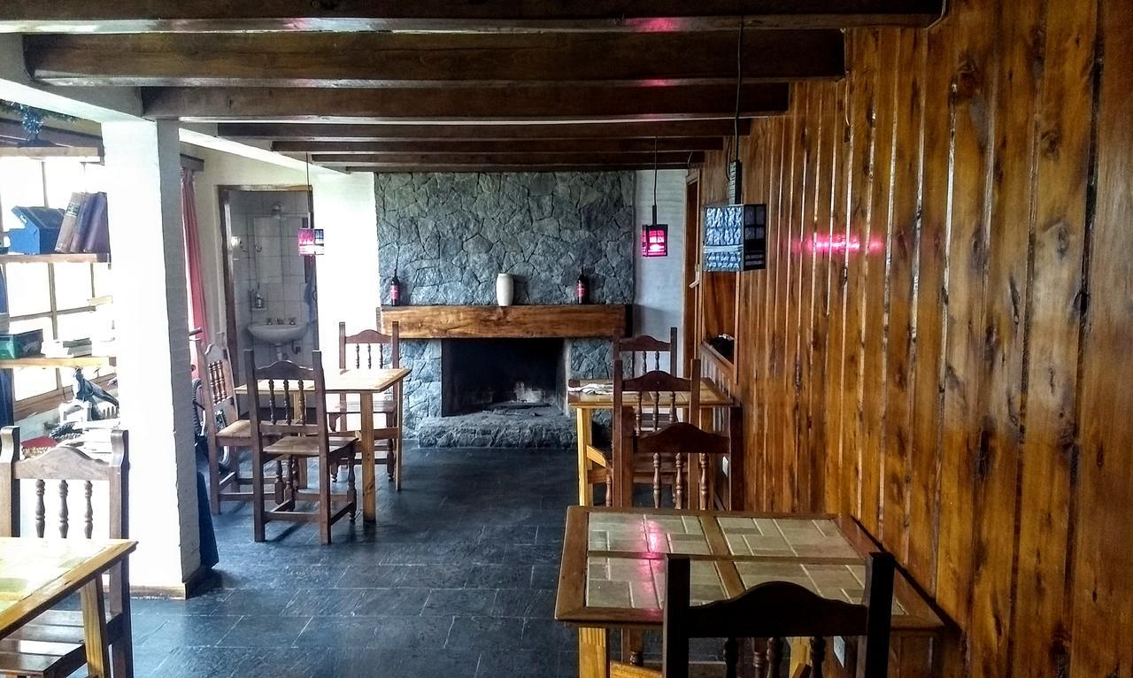 Universal Traveller'S Hostel San Carlos de Bariloche Ngoại thất bức ảnh